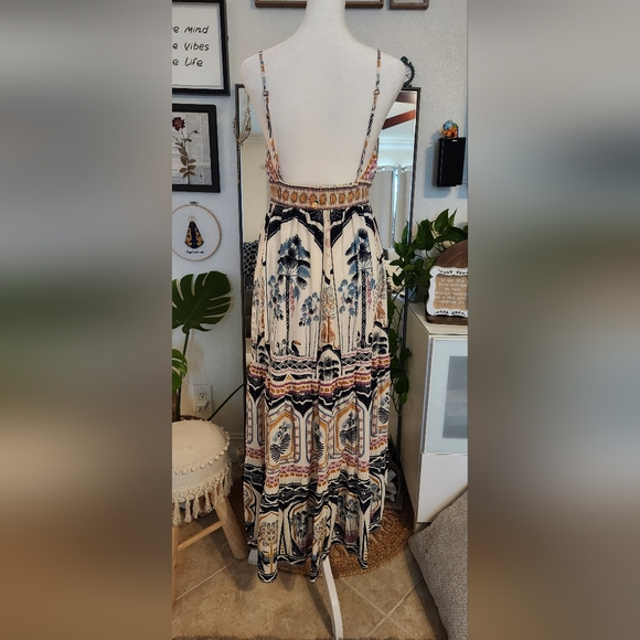 Farm Rio Midi Dress - Picture 4 of 9